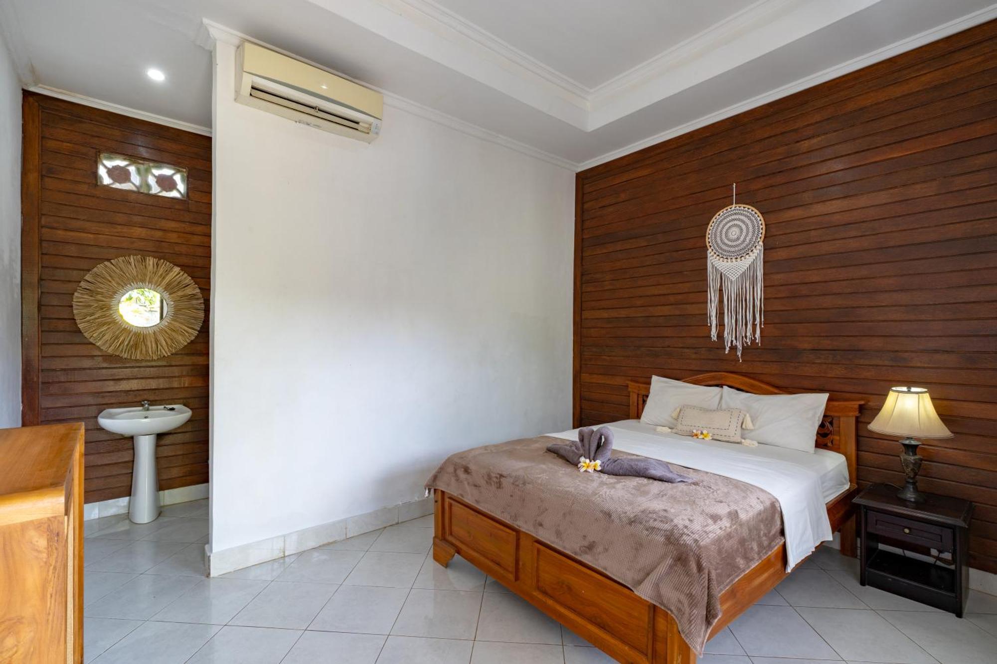 Widia Homestay Nusa Lembongan Esterno foto